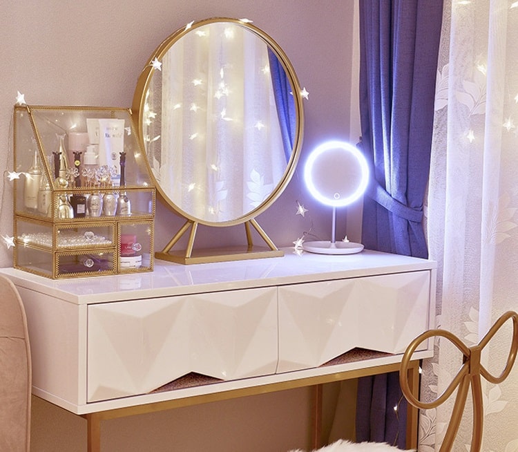 Настольное зеркало для макияжа с подсветкой ShineMirror TD-016 белого цвета